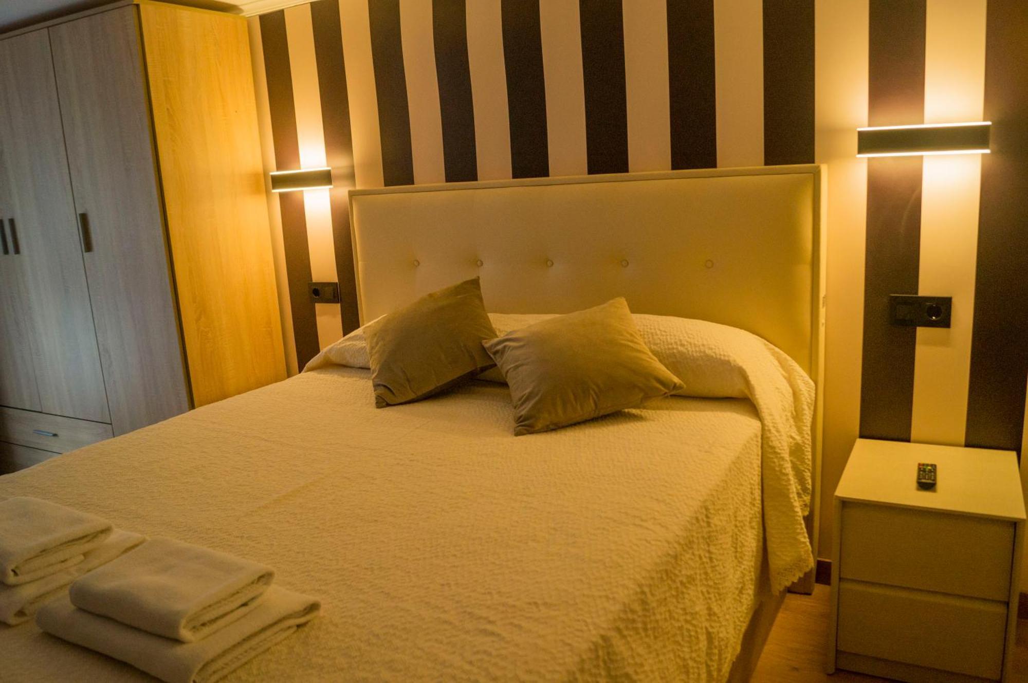 Alojamientos Rooms Catamaran Castro Urdiales Esterno foto