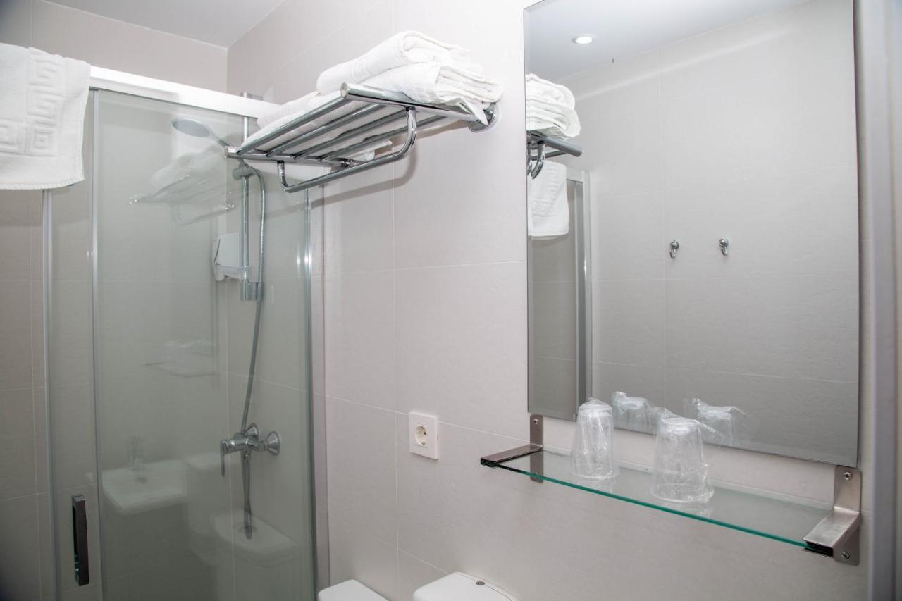 Alojamientos Rooms Catamaran Castro Urdiales Esterno foto